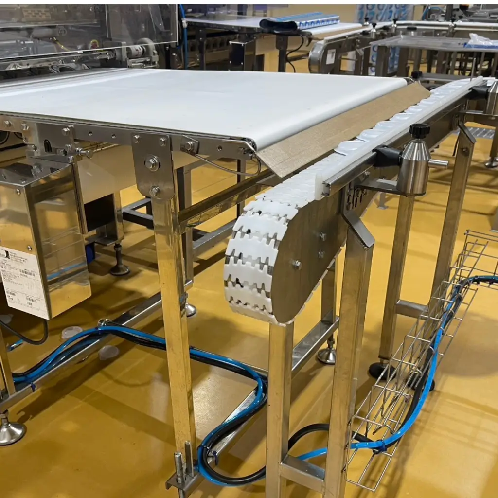 AK Global Business ผู้ผลิต CNC Machine Cover สายพานลำเลียง และตู้คอนโทรลอุตสาหกรรม CNC Way Cover สายพานลำเลียง